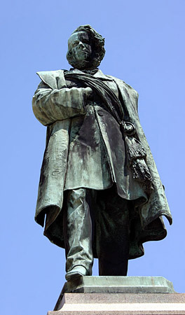 Luigi Borro, Monumento a Daniele Manin. Venezia, Campo Daniele Manin